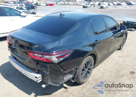 2024 Toyota Camry Le z USA, uszkodzony, nr VIN 4T1C11AK6RU871731